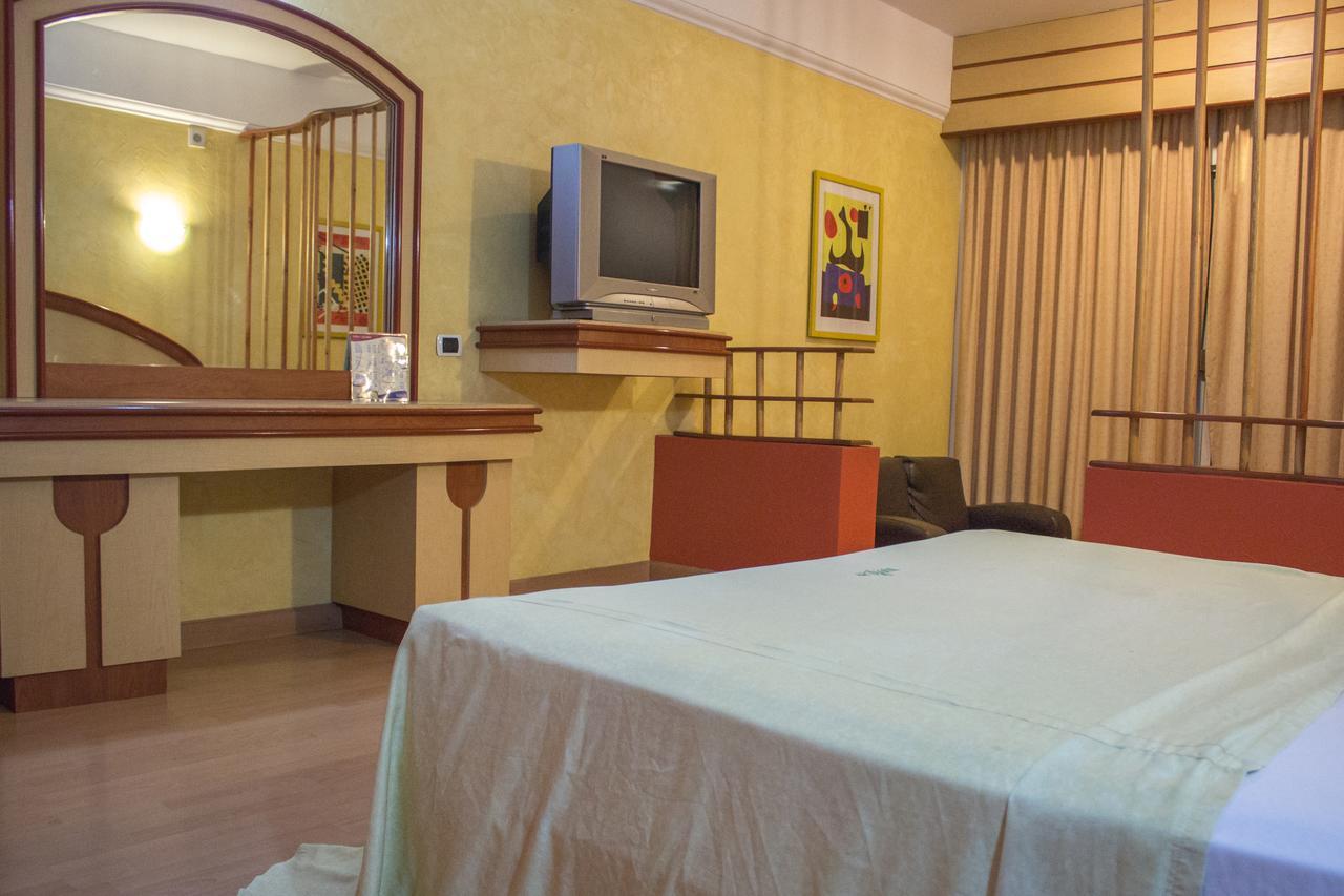 Autohotel Ilussion Córdoba Esterno foto